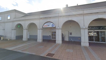 Basic-Fit Sport Hall St Jean De La Ruelle, Salle de Gym et Fitness à Saint-Jean-de-la-Ruelle