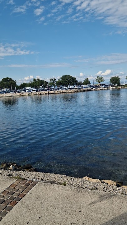 Gymnase Des Salins, Salle de Gym et Fitness à Martigues
