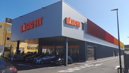 Basic-Fit Rocbaron Zac De Fray Redon, Salle de Gym et Fitness à Rocbaron