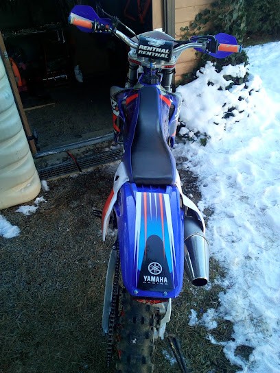 Salle Polyvalente De Lanobre, Salle de Gym et Fitness à Lanobre