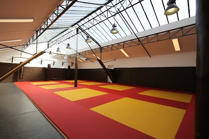Suresnes Fitness, Salle de Gym et Fitness à Suresnes