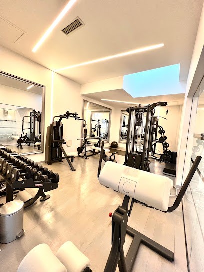 C WHITE, Salle de Gym et Fitness à Paris 08