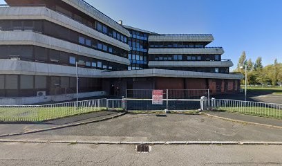 Basic-Fit Mâcon 106 Rue Du Kilomètre 400, Salle de Gym et Fitness à Mâcon