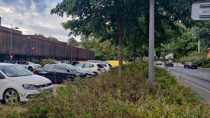 Gymnase Hacine Cherifi, Salle de Gym et Fitness à Rillieux-la-Pape