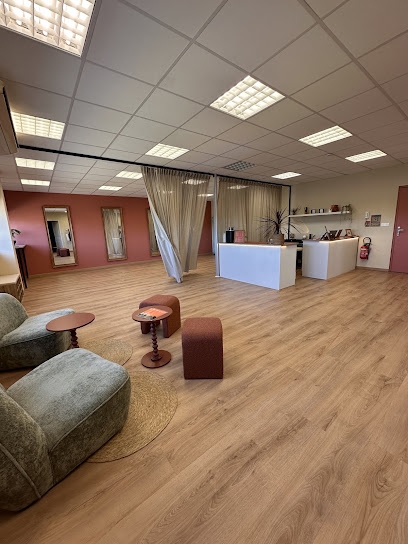 Inspira - Studio De Coaching Par Électrostimulation Yoga Pilates Salle De Gym & Fitness à Montélimar