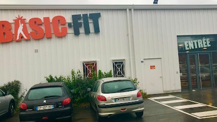 Basic-Fit Valenciennes Rue Ernest Macarez, Salle de Gym et Fitness à Valenciennes