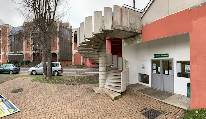 Salle Omnisport La Détente, Salle de Gym et Fitness à Val-de-Reuil
