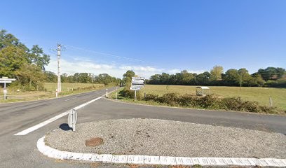 Carrefour Germilhac - RD904 X RD98, Salle de Gym et Fitness à Taussac