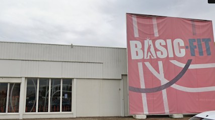 Basic-Fit Woippy C.Cial Auchan Metz Woippy, Salle de Gym et Fitness à Woippy