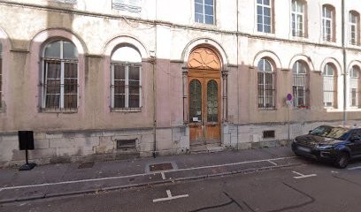 Physic Gym Lunéville, Salle de Gym et Fitness à Lunéville