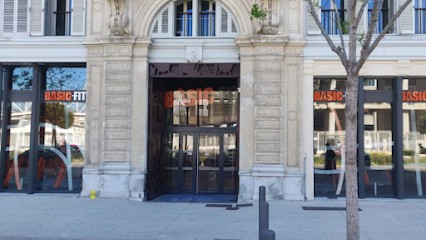 Basic-Fit Marseille Quai De La Joliette, Salle de Gym et Fitness à Marseille 02