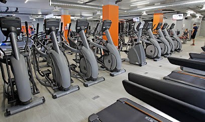 West Club Fitness, Salle de Gym et Fitness à Suresnes