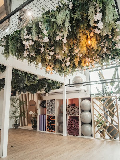 Studio Be Active - Yoga Pilates Fitness Dinan, Salle de Gym et Fitness à Taden