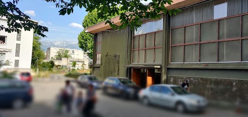 Gymnase Des Aiguinards, Salle de Gym et Fitness à Meylan