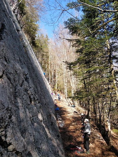 Falaise D'escalade De La Goulette, Salle de Gym et Fitness à Lajoux